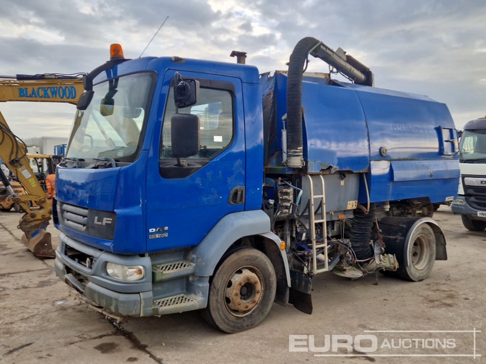 DAF LF55.160 - Road sweeper: picture 1 DAF LF55.160 - Road sweeper: picture 1