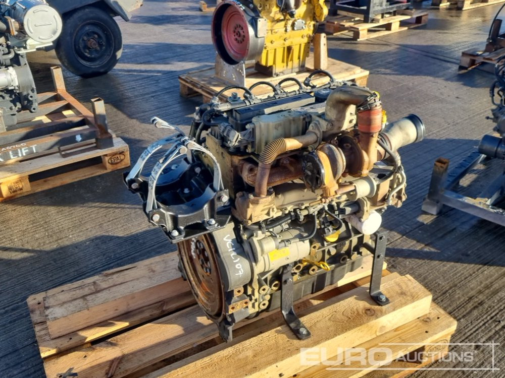 Deutz 4 Cylinder Engine - Engine: picture 5 Deutz 4 Cylinder Engine - Engine: picture 5