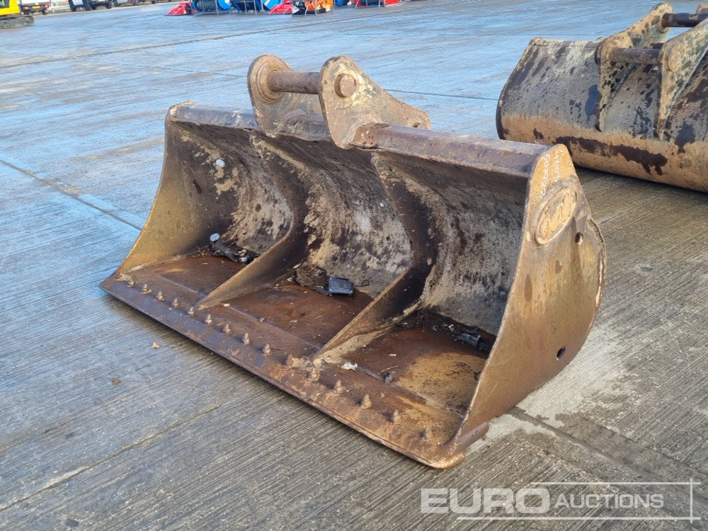 Geith 84" Ditching Bucket 80mm Pin to suit 20 Ton Excavator - Bucket: picture 1 Geith 84" Ditching Bucket 80mm Pin to suit 20 Ton Excavator - Bucket: picture 1