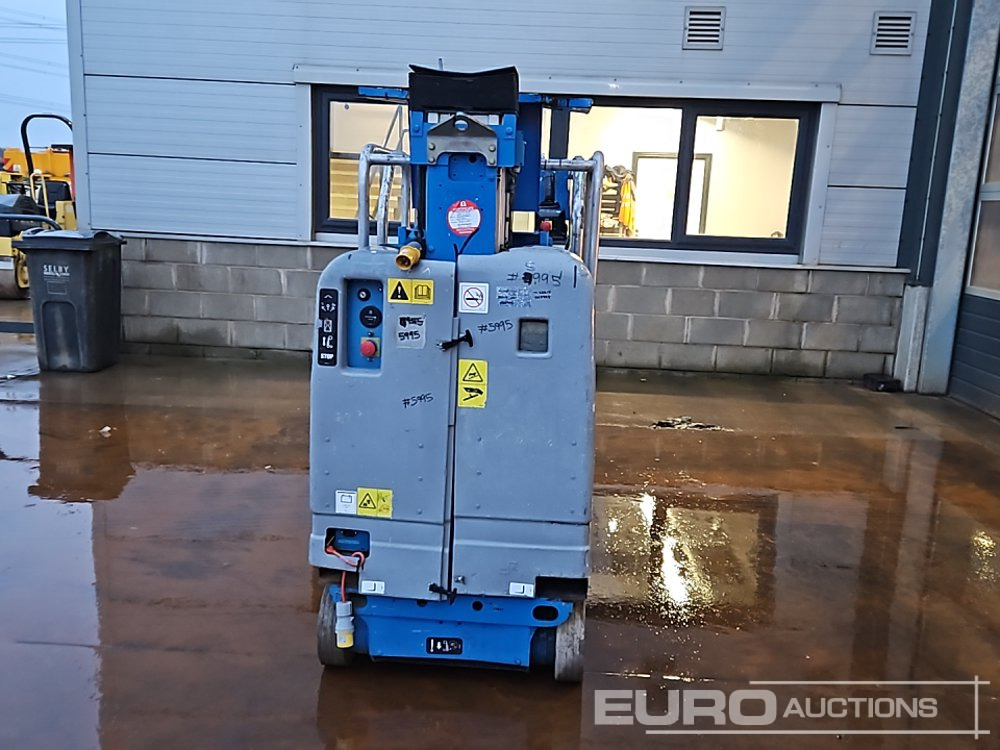 Genie GR-15 - Vertical mast lift: picture 4 Genie GR-15 - Vertical mast lift: picture 4