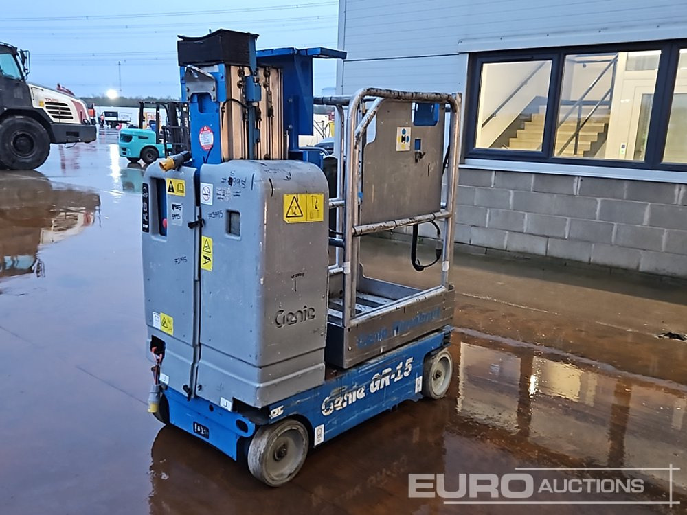 Genie GR-15 - Vertical mast lift: picture 5 Genie GR-15 - Vertical mast lift: picture 5
