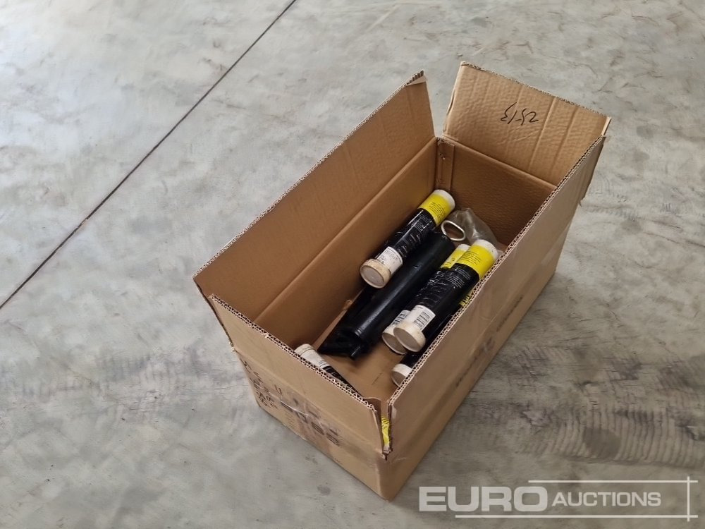Grease Guns & Multi Purpose Grease (7 of) - Workshop equipment: picture 3 Grease Guns & Multi Purpose Grease (7 of) - Workshop equipment: picture 3