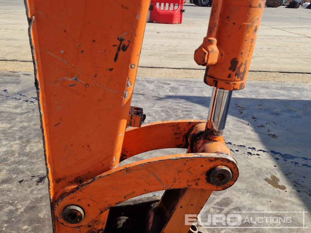 Mini excavator Hitachi ZX50 CLR: picture 27