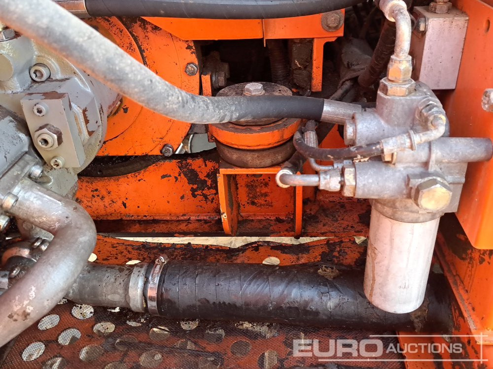 Mini excavator Hitachi ZX60: picture 41