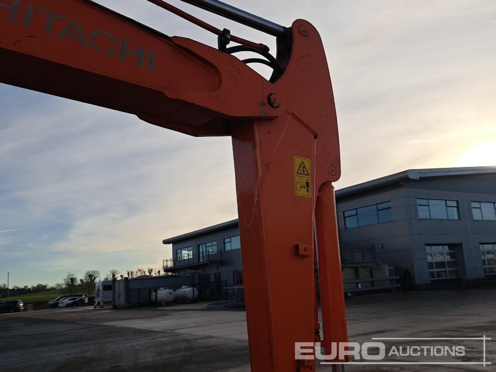 Mini excavator Hitachi ZX60: picture 18