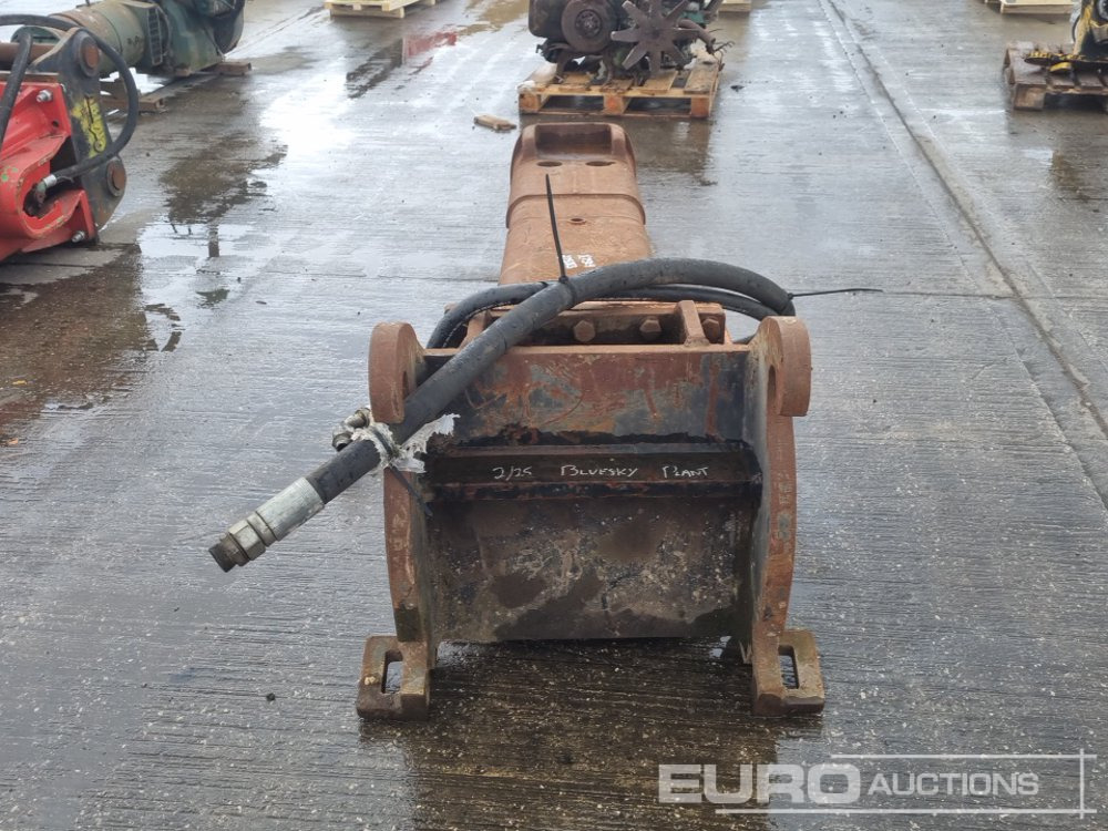 Hydraulic Breaker to suit Dedicated QH - Hydraulic hammer: picture 4 Hydraulic Breaker to suit Dedicated QH - Hydraulic hammer: picture 4