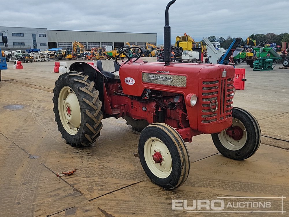 Farm tractor International B414: picture 7