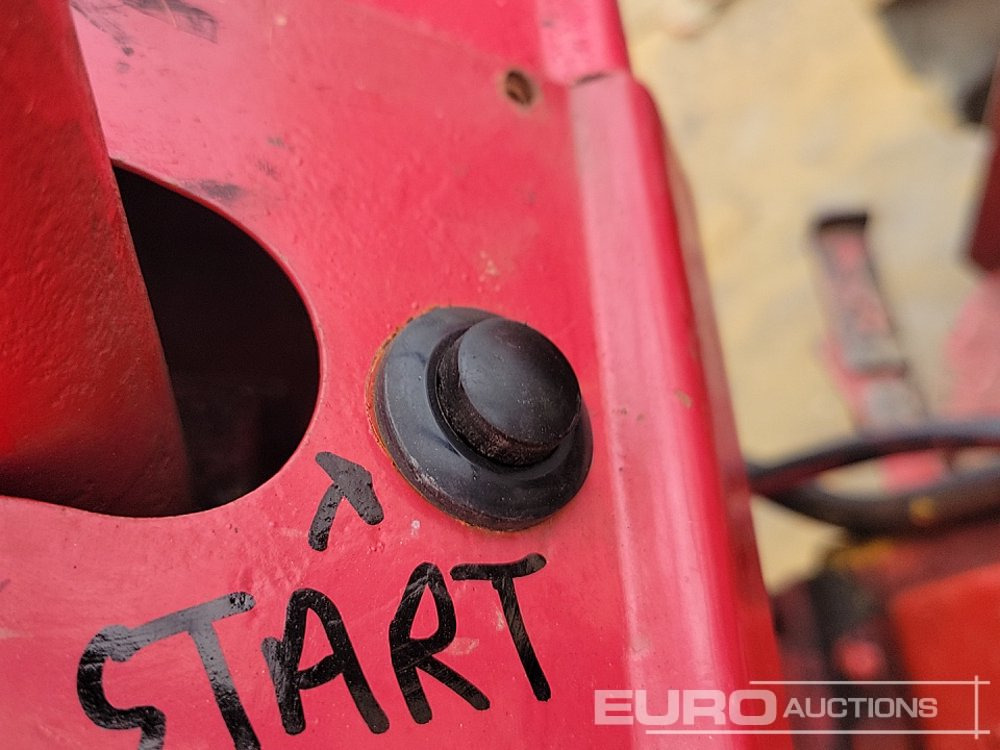 Farm tractor International B414: picture 28