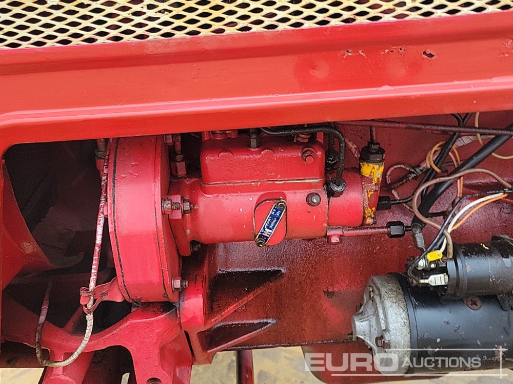 Farm tractor International B414: picture 18