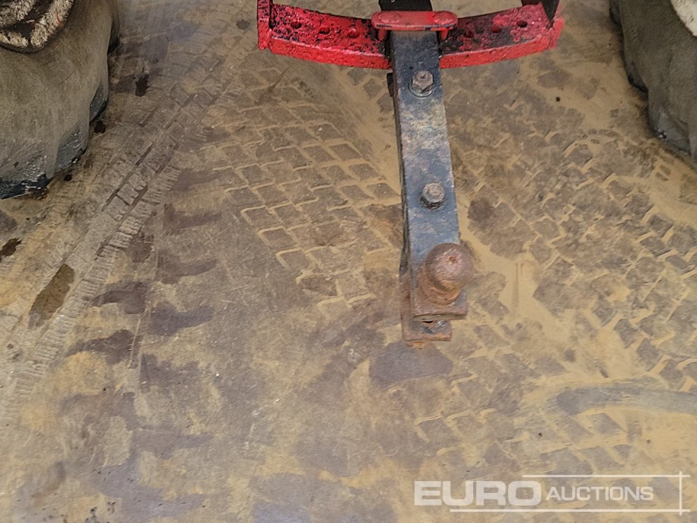 Farm tractor International B414: picture 13