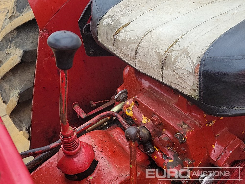 Farm tractor International B414: picture 23