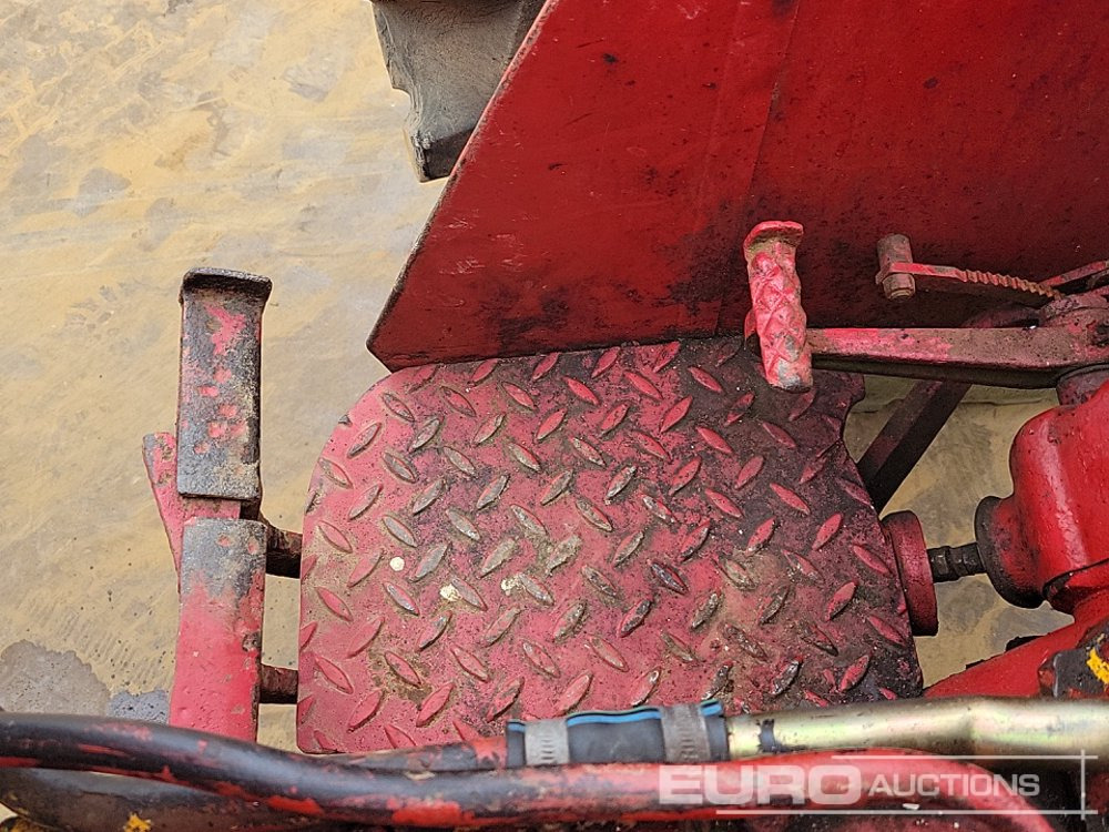 Farm tractor International B414: picture 25