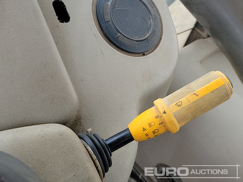 Backhoe loader JCB 2CX: picture 28