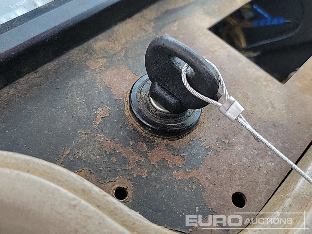 Backhoe loader JCB 2CX: picture 33