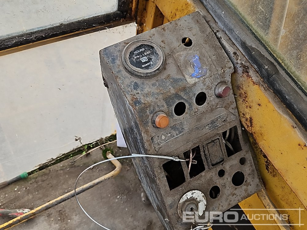 Crawler excavator JCB 806C: picture 42