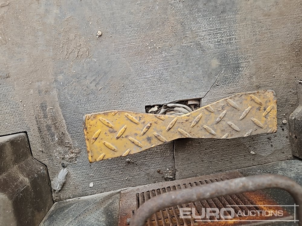 Crawler excavator JCB 806C: picture 37