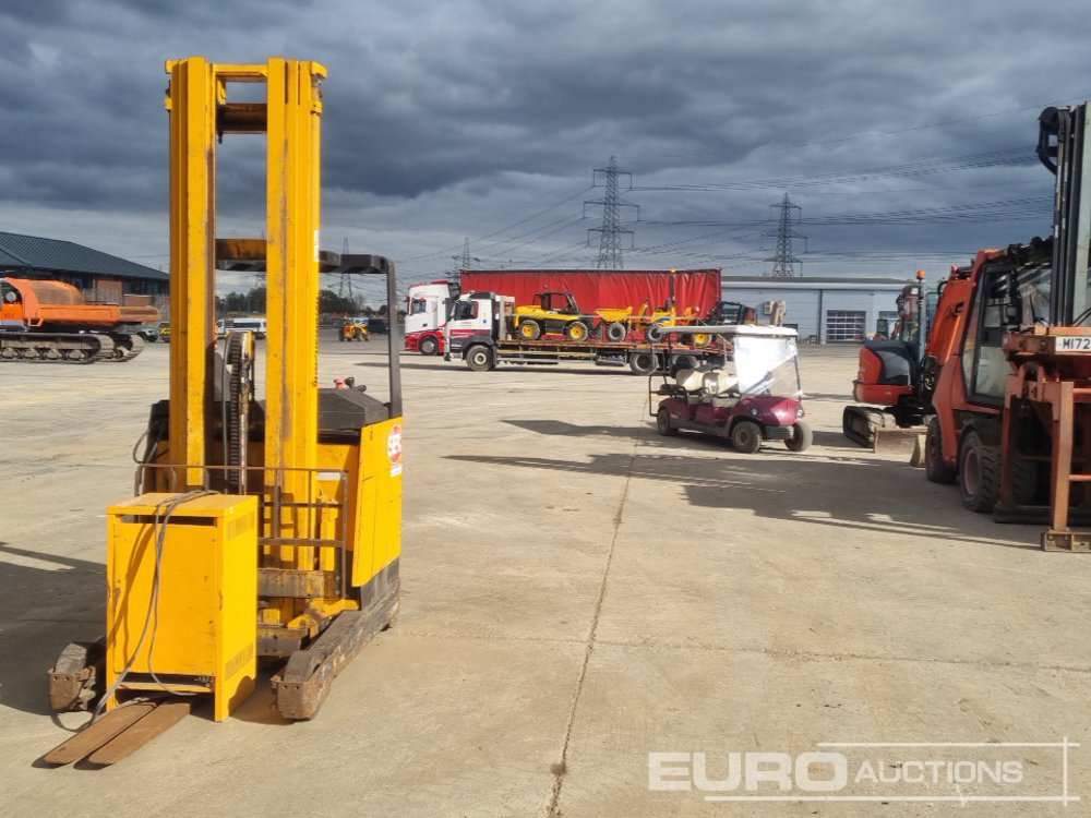 Jungheinrich Electric Side Loader Forklift, 3 Stage Free Lift Mast, Forks, Charger - Forklift: picture 5 Jungheinrich Electric Side Loader Forklift, 3 Stage Free Lift Mast, Forks, Charger - Forklift: picture 5