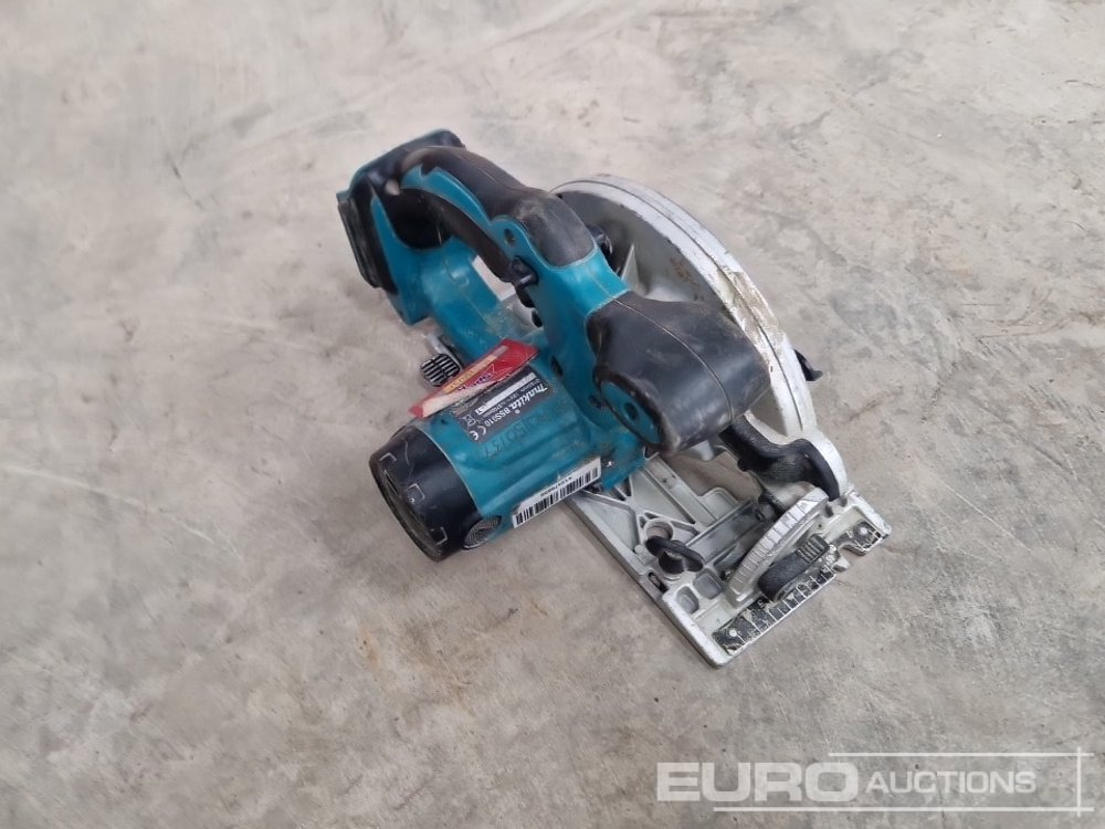 Makita BSS610 18 Volt Cordless Circular Saw (Body & Case Only) - Construction equipment: picture 3 Makita BSS610 18 Volt Cordless Circular Saw (Body & Case Only) - Construction equipment: picture 3