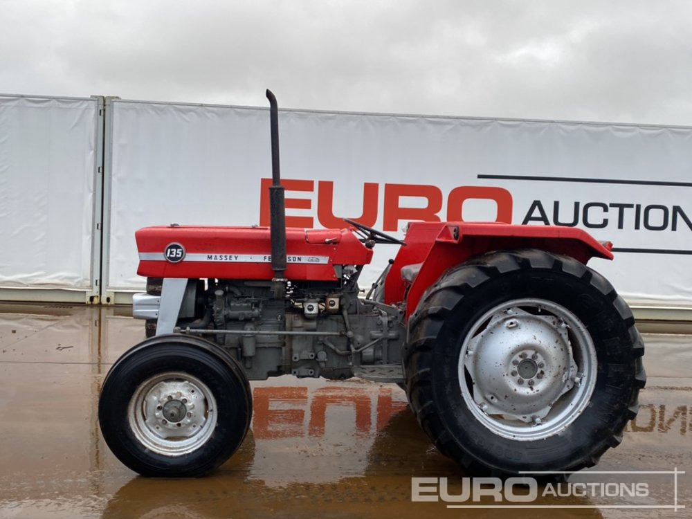 Massey Ferguson MF135 - Farm tractor: picture 2 Massey Ferguson MF135 - Farm tractor: picture 2