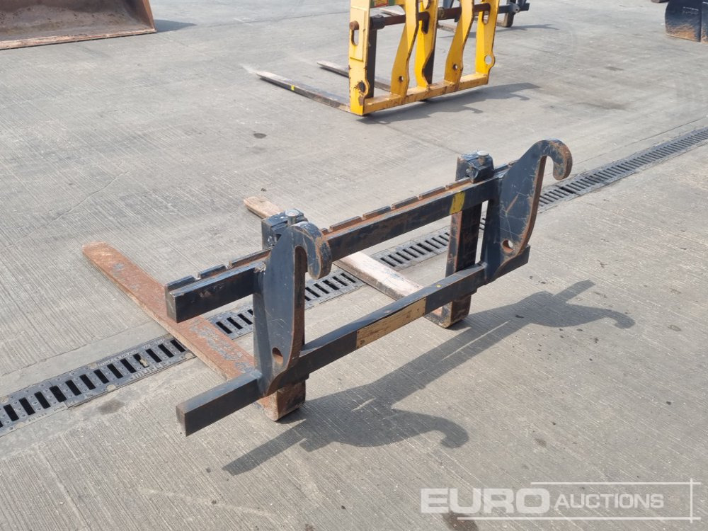2014 Fork Carriage & Forks to suit JCB 409 Wheeleed Loader - Material handling equipment: picture 3 2014 Fork Carriage & Forks to suit JCB 409 Wheeleed Loader - Material handling equipment: picture 3