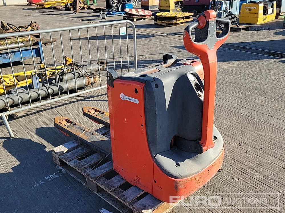 2014 Linde T16L - Material handling equipment: picture 3 2014 Linde T16L - Material handling equipment: picture 3
