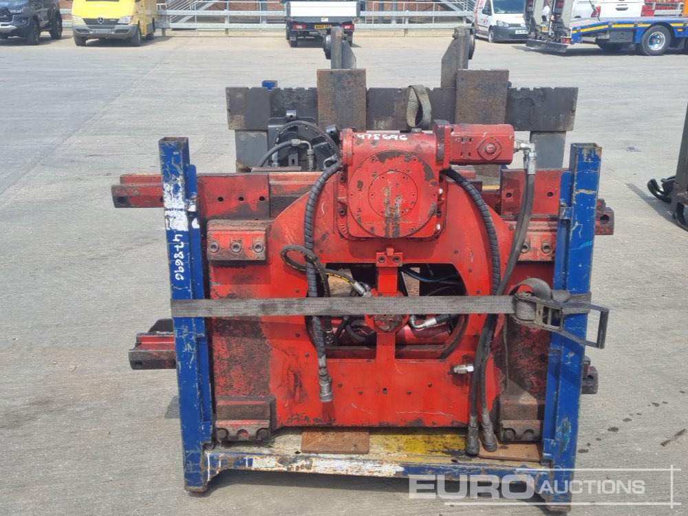 Hydraulic Rorating Fork Frame & Forks, Fork Frame & Forks, Hydraulic Extending Forks to suit Forklift - Material handling equipment: picture 4 Hydraulic Rorating Fork Frame & Forks, Fork Frame & Forks, Hydraulic Extending Forks to suit Forklift - Material handling equipment: picture 4