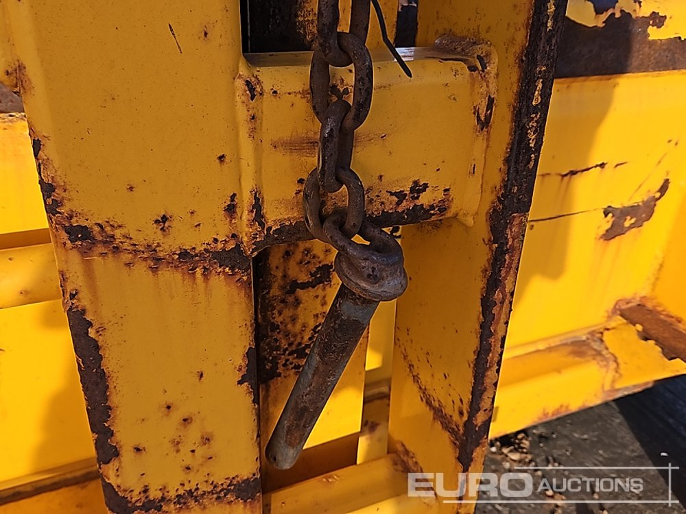 Material handling equipment JCB Hydraulic Sweeper Collector to suit Telehandler: picture 22 Material handling equipment JCB Hydraulic Sweeper Collector to suit Telehandler: picture 22