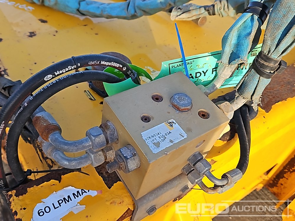 Material handling equipment JCB Hydraulic Sweeper Collector to suit Telehandler: picture 27 Material handling equipment JCB Hydraulic Sweeper Collector to suit Telehandler: picture 27