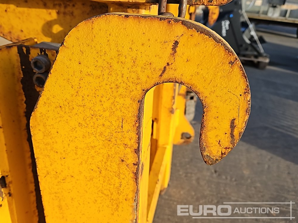 Material handling equipment JCB Hydraulic Sweeper Collector to suit Telehandler: picture 16 Material handling equipment JCB Hydraulic Sweeper Collector to suit Telehandler: picture 16