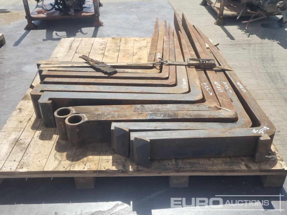 Selection of Various Size Forks to suit Forklift (1 Pallet of) - Material handling equipment: picture 5 Selection of Various Size Forks to suit Forklift (1 Pallet of) - Material handling equipment: picture 5