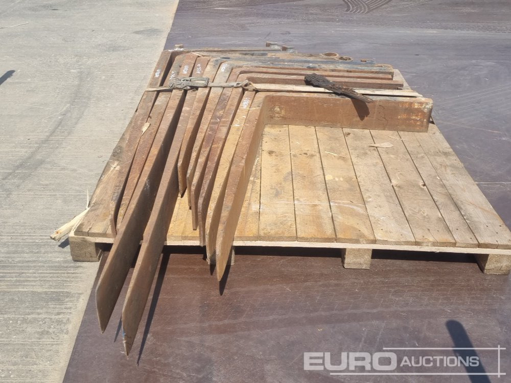Selection of Various Size Forks to suit Forklift (1 Pallet of) - Material handling equipment: picture 1 Selection of Various Size Forks to suit Forklift (1 Pallet of) - Material handling equipment: picture 1