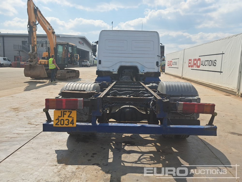 Mercedes 815 - Cab chassis truck: picture 4 Mercedes 815 - Cab chassis truck: picture 4