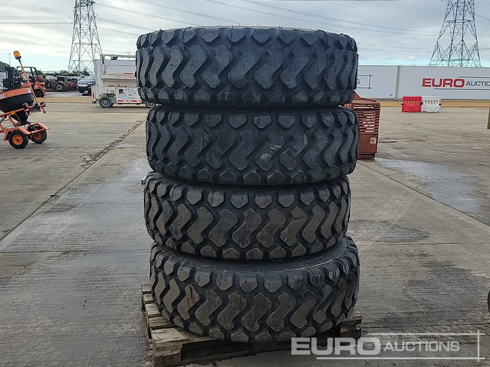 Michelin 15.5 R25 XHA Tyre & Rim (4 of) - Tire: picture 1 Michelin 15.5 R25 XHA Tyre & Rim (4 of) - Tire: picture 1