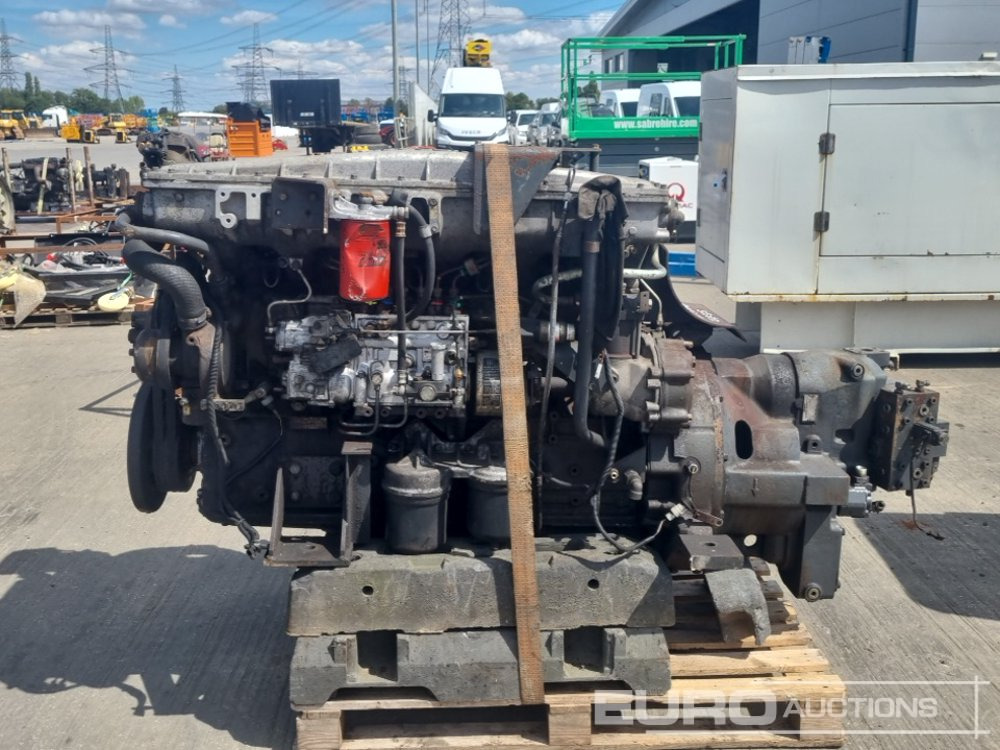 Mitsubishi 6 Cylinder Engine, Pump - Engine: picture 2 Mitsubishi 6 Cylinder Engine, Pump - Engine: picture 2