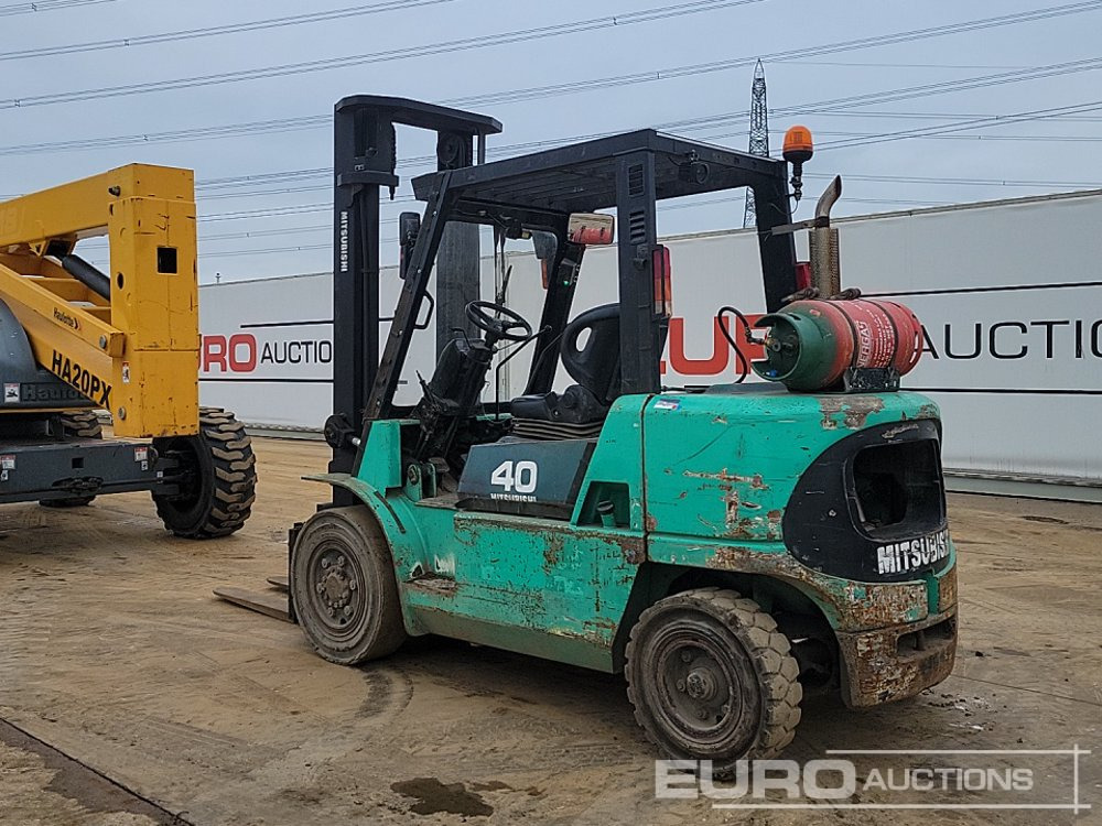 Nissan F04B40Q - Forklift: picture 3 Nissan F04B40Q - Forklift: picture 3