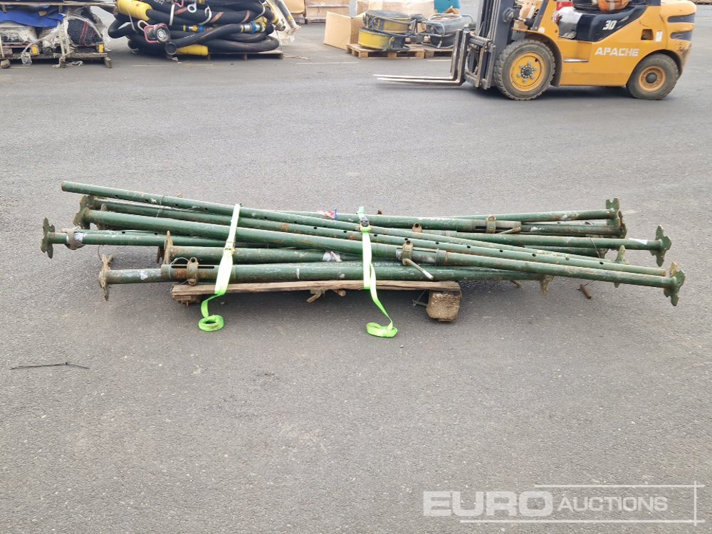 Construction equipment Pallet of Acro Props: picture 8