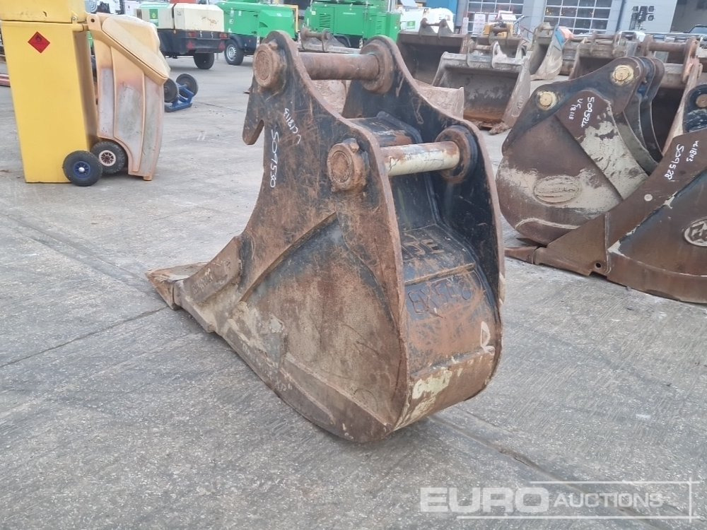Rhinox 20" Digging Bucket 80mm Pin to suit 20 Ton Excavator - Bucket: picture 3 Rhinox 20" Digging Bucket 80mm Pin to suit 20 Ton Excavator - Bucket: picture 3
