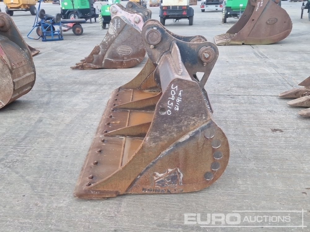 Rhinox 84" Ditching Bucket 80mm Pin to suit 20 Ton Excavator - Bucket: picture 2 Rhinox 84" Ditching Bucket 80mm Pin to suit 20 Ton Excavator - Bucket: picture 2