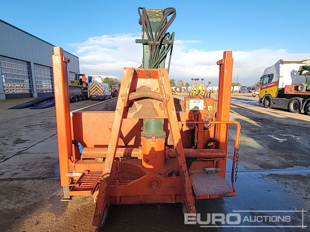 Roro Skip Body, Atlas 100.1 Crane, Clamshell Bucket - Roll-off container: picture 4 Roro Skip Body, Atlas 100.1 Crane, Clamshell Bucket - Roll-off container: picture 4