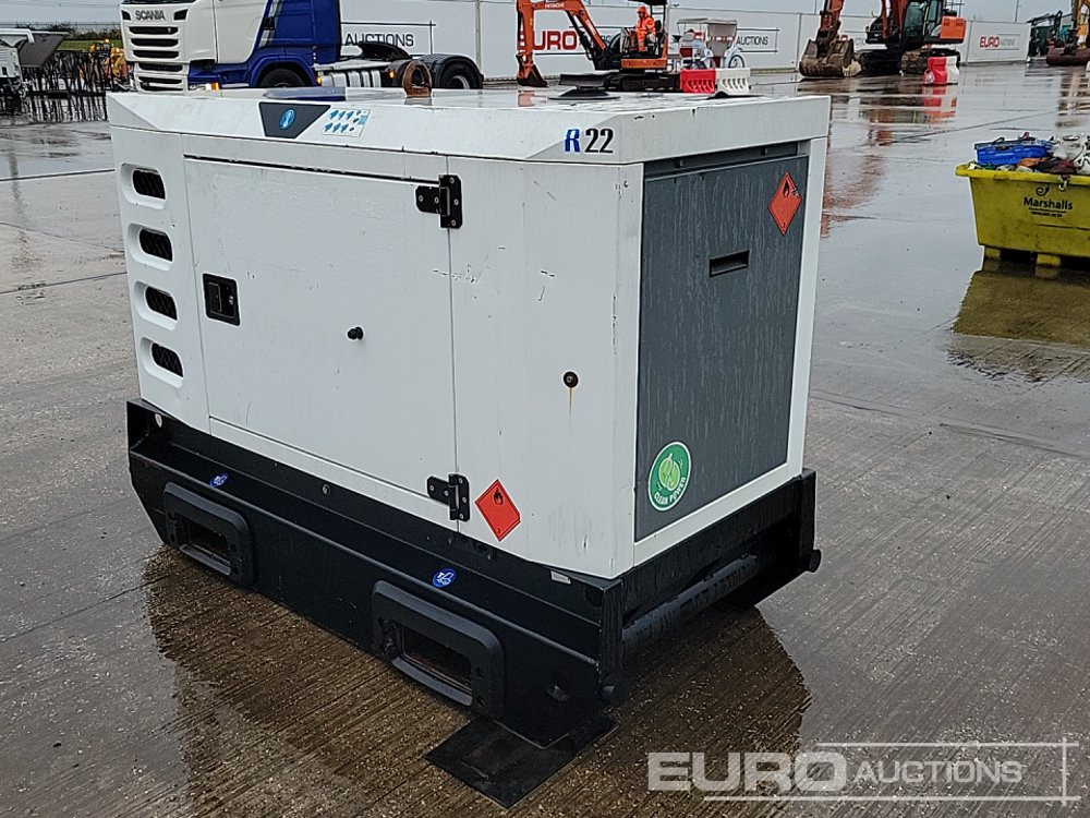 SDMO R22 - Generator set: picture 3 SDMO R22 - Generator set: picture 3