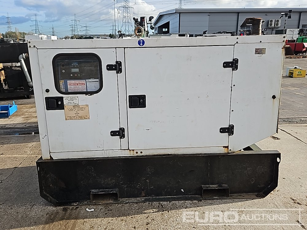 SDMO R44 - Generator set: picture 2 SDMO R44 - Generator set: picture 2