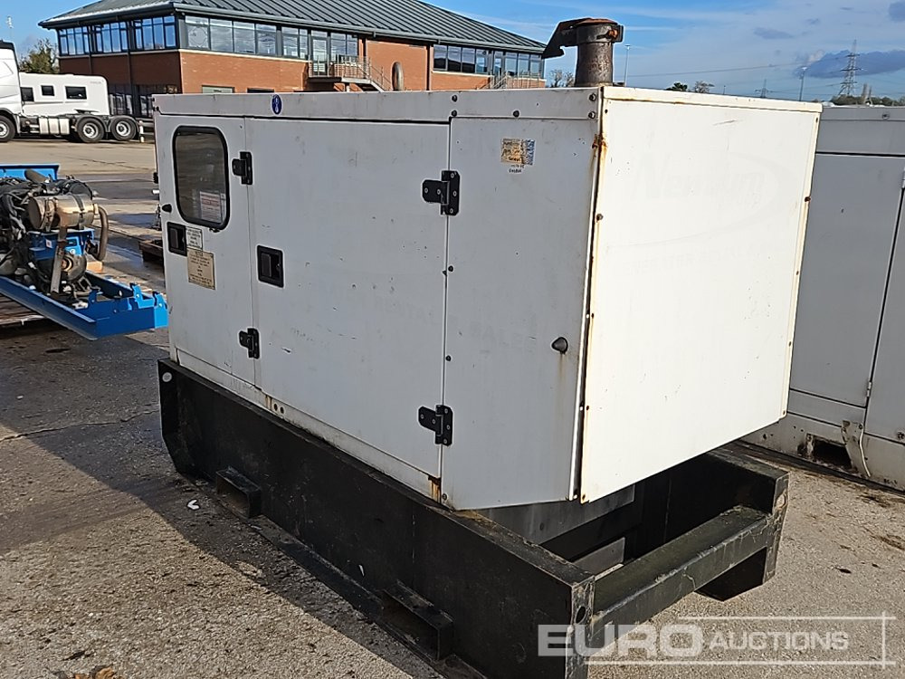 SDMO R44 - Generator set: picture 3 SDMO R44 - Generator set: picture 3