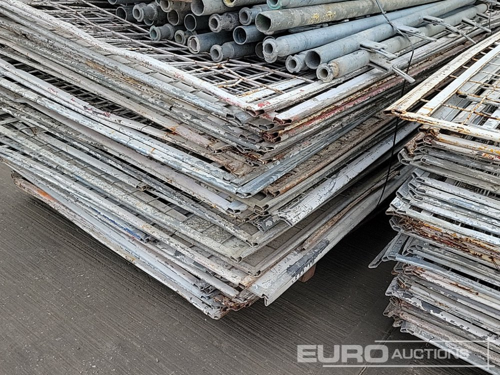 Construction equipment Selection of Various Size GASS Ledger Frames (6 Pallets of), Pallet of Steel Mesh Panels (4 of): picture 18