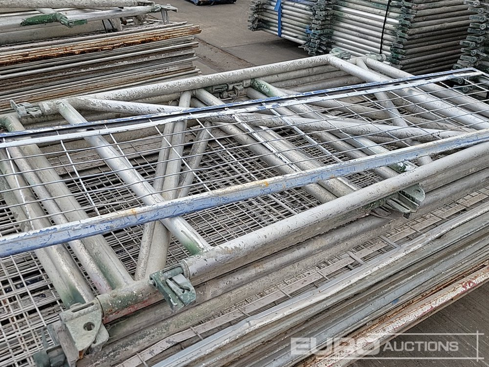 Construction equipment Selection of Various Size GASS Ledger Frames (6 Pallets of), Pallet of Steel Mesh Panels (4 of): picture 26