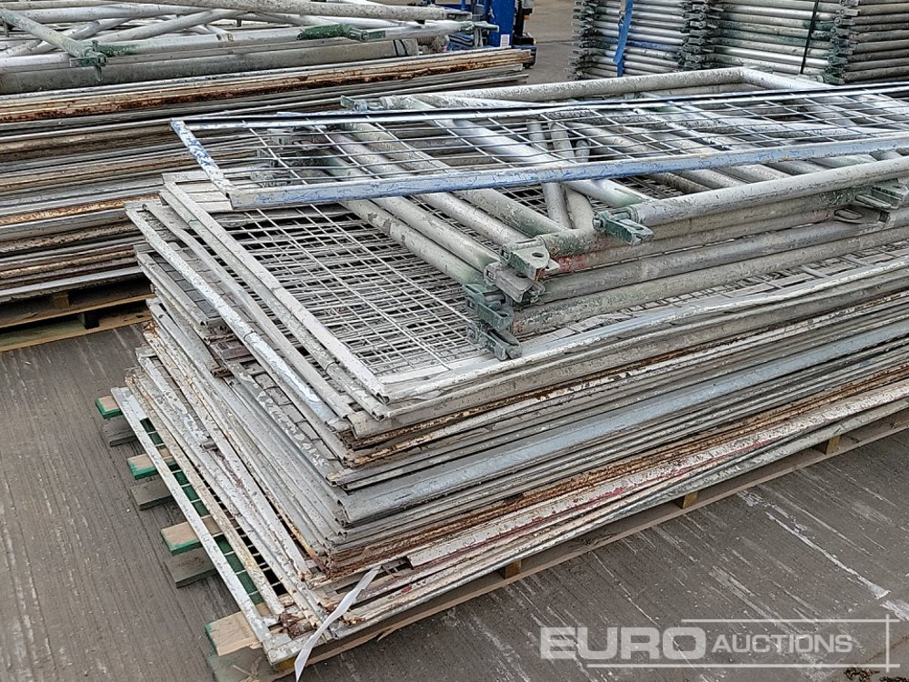 Construction equipment Selection of Various Size GASS Ledger Frames (6 Pallets of), Pallet of Steel Mesh Panels (4 of): picture 25
