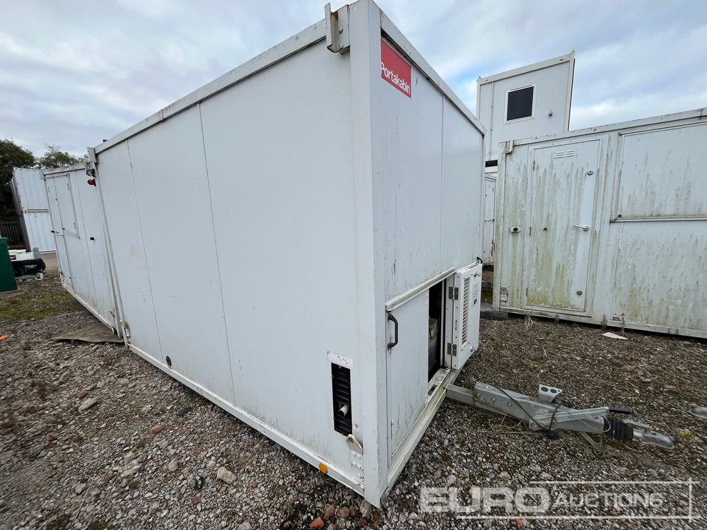 Single Axle Welfare Unit, Toilet, Drying Room, 3.3kVA Generator (Sold Off Site, Situated at Lyncastle Rd, Barleycastle Trading Estate, Warrington WA4 4RE, Contact James Turner 0044 7796 615 692 For Mo - Shipping container: picture 2 Single Axle Welfare Unit, Toilet, Drying Room, 3.3kVA Generator (Sold Off Site, Situated at Lyncastle Rd, Barleycastle Trading Estate, Warrington WA4 4RE, Contact James Turner 0044 7796 615 692 For Mo - Shipping container: picture 2
