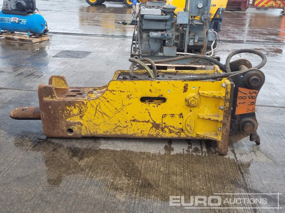Soosan Hydraulic Breaker 80mm Pin to suit 20 Ton Excavator - Hydraulic hammer: picture 2 Soosan Hydraulic Breaker 80mm Pin to suit 20 Ton Excavator - Hydraulic hammer: picture 2