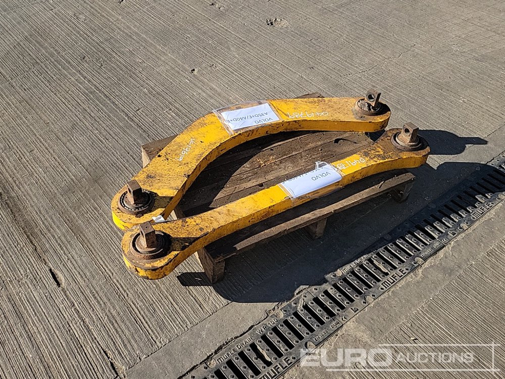 Bracket to suit Volvo A35D+E/A40D+E (2 of) - Spare parts: picture 3 Bracket to suit Volvo A35D+E/A40D+E (2 of) - Spare parts: picture 3