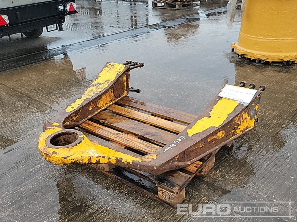 Volvo Front A Frame to suit A25F/A30F - Spare parts: picture 3 Volvo Front A Frame to suit A25F/A30F - Spare parts: picture 3