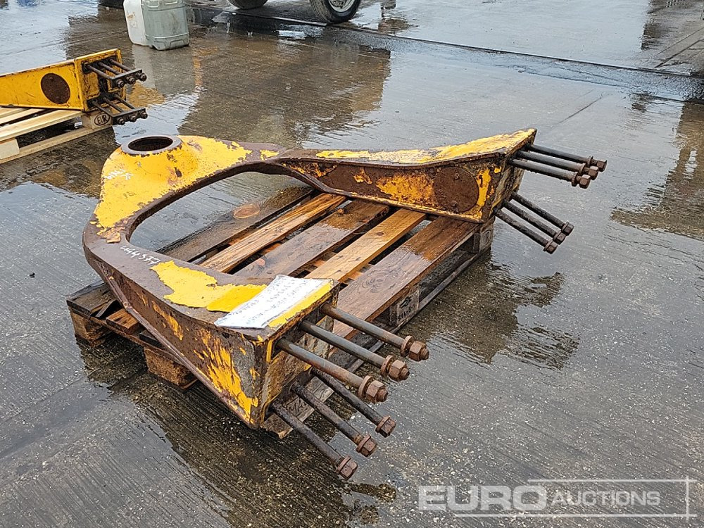 Volvo Front A Frame to suit A25F/A30F - Spare parts: picture 4 Volvo Front A Frame to suit A25F/A30F - Spare parts: picture 4